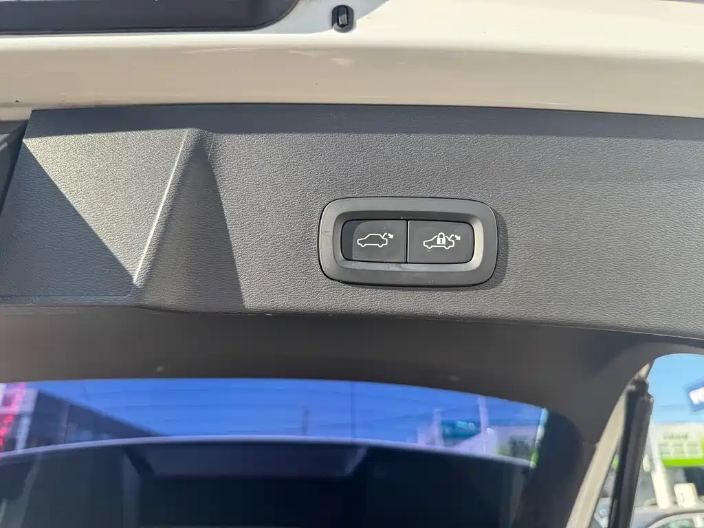 Volvo XC40 — миниатюра 12