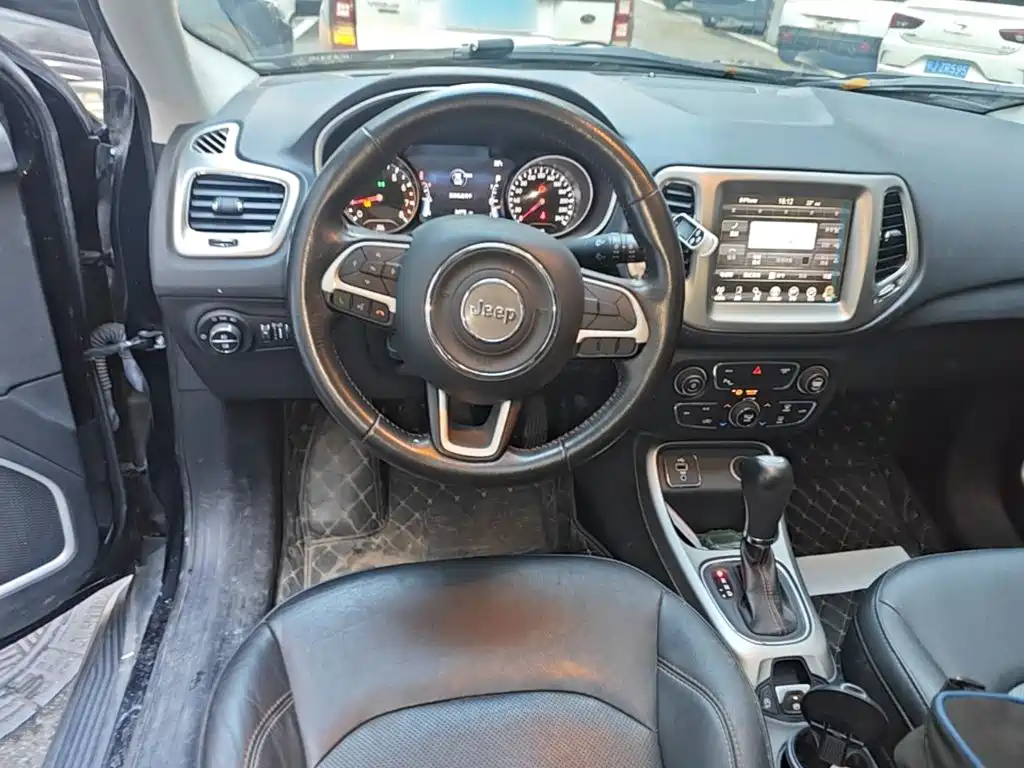 Jeep Compass — миниатюра 11