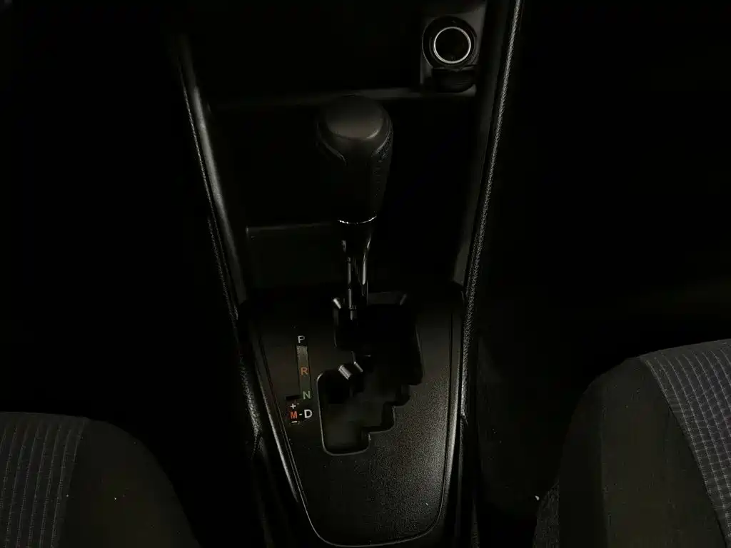 Toyota Yaris L — миниатюра 13