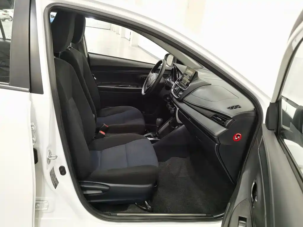 Toyota Yaris L — миниатюра 23