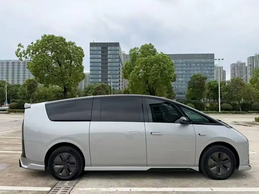 Li Auto Li MEGA — миниатюра 8