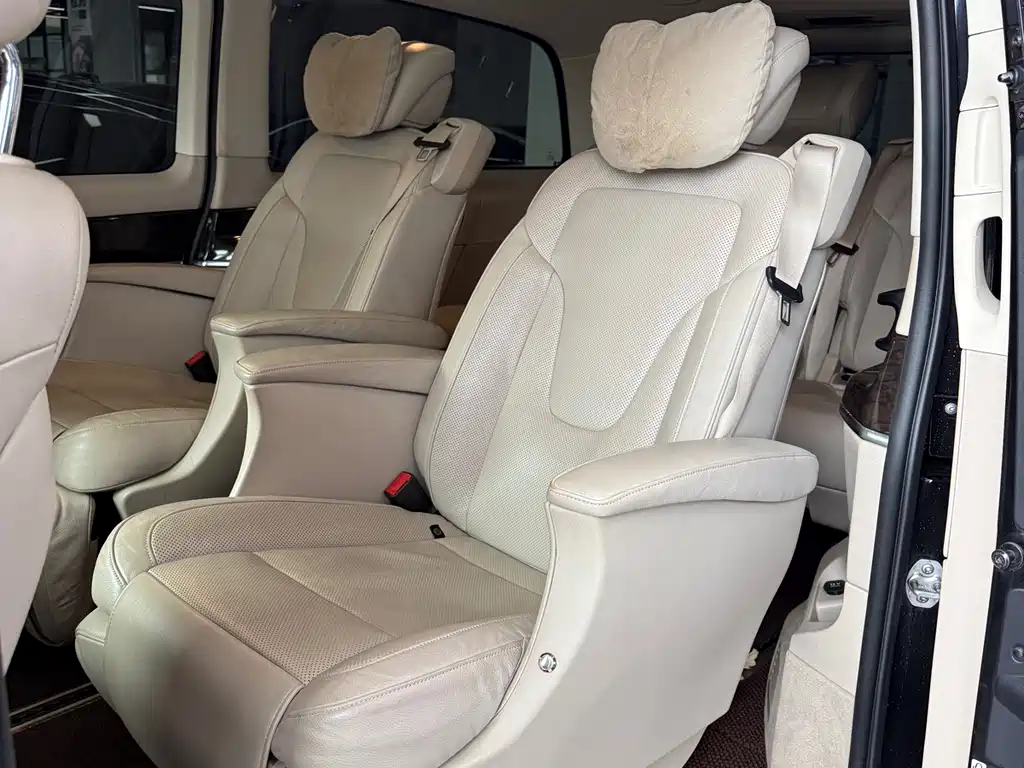Mercedes-Benz V-Class — миниатюра 5