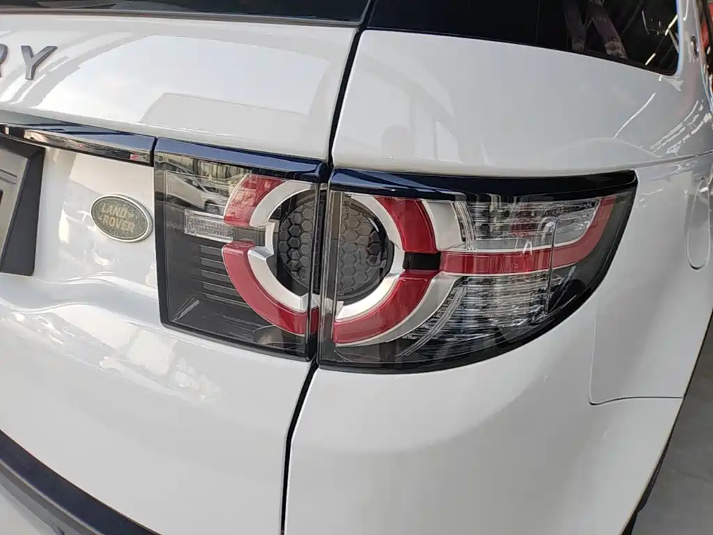 Land Rover Discovery Sport — миниатюра 8