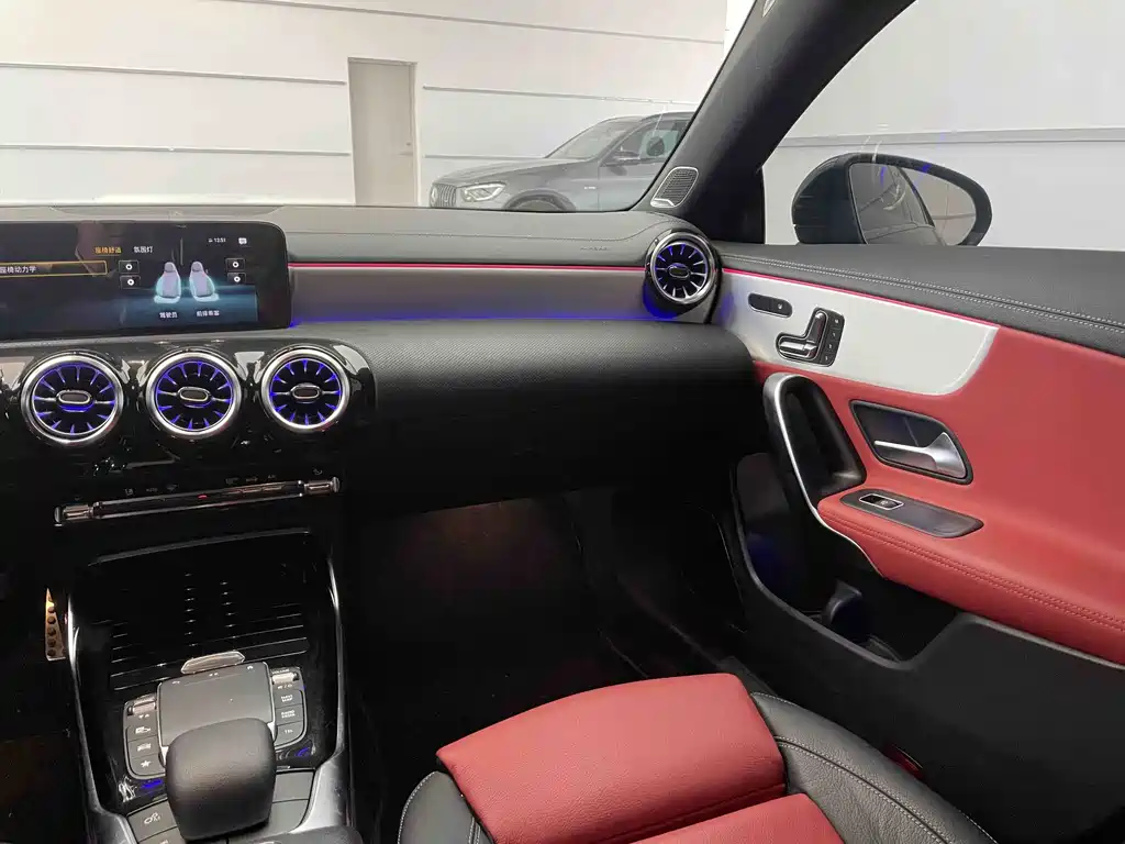 MERCEDES-BENZ CLA AMG