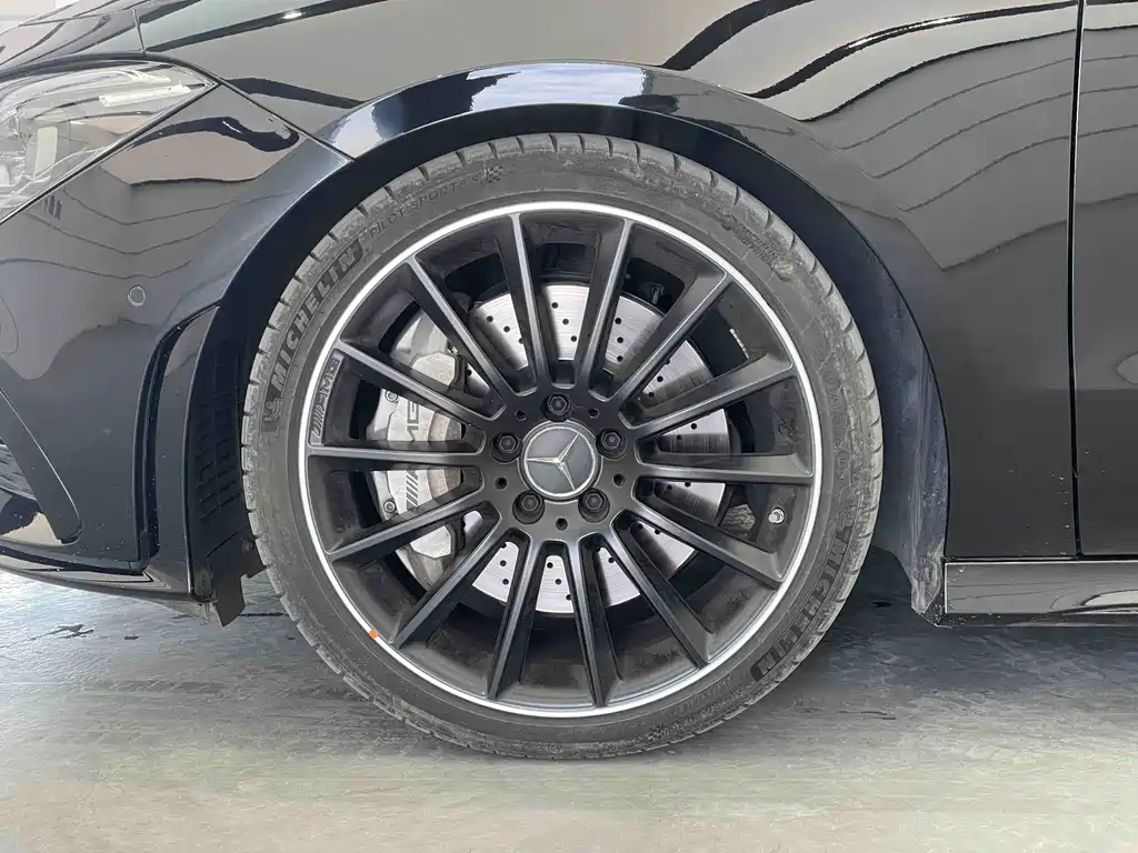 MERCEDES-BENZ CLA AMG