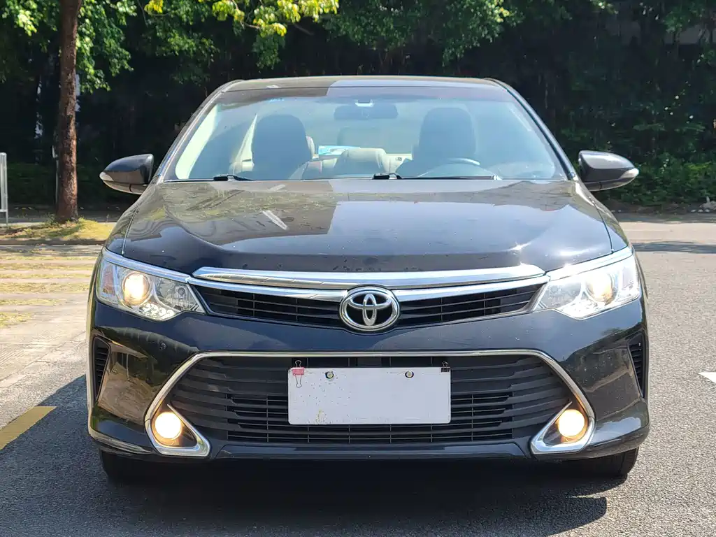 Toyota Camry — миниатюра 2