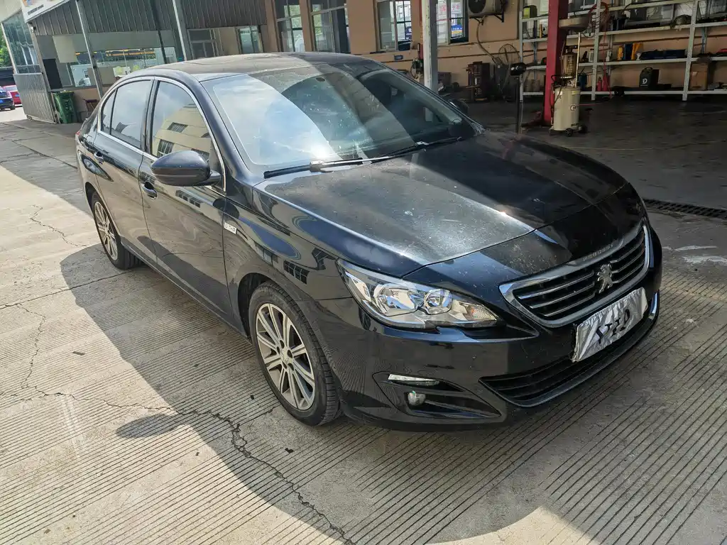 PEUGEOT 408