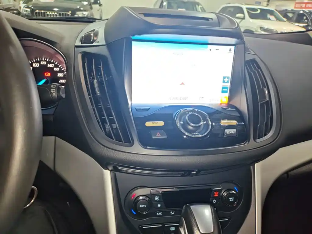 Ford Kuga — миниатюра 13