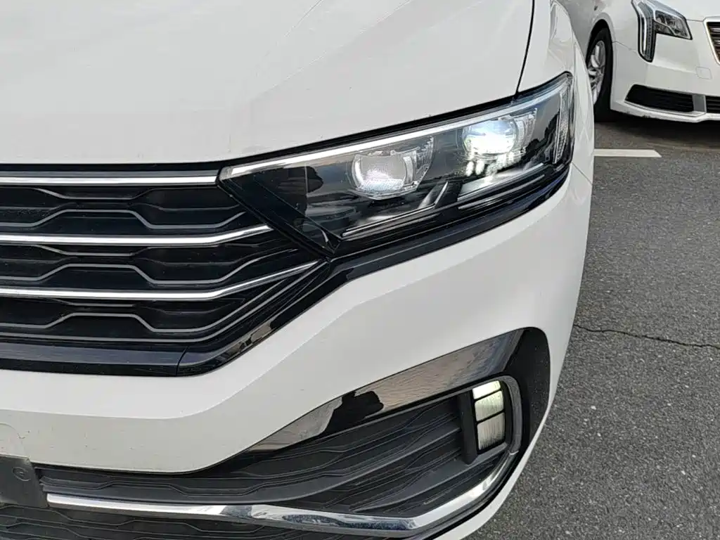 Volkswagen T-Roc — миниатюра 24