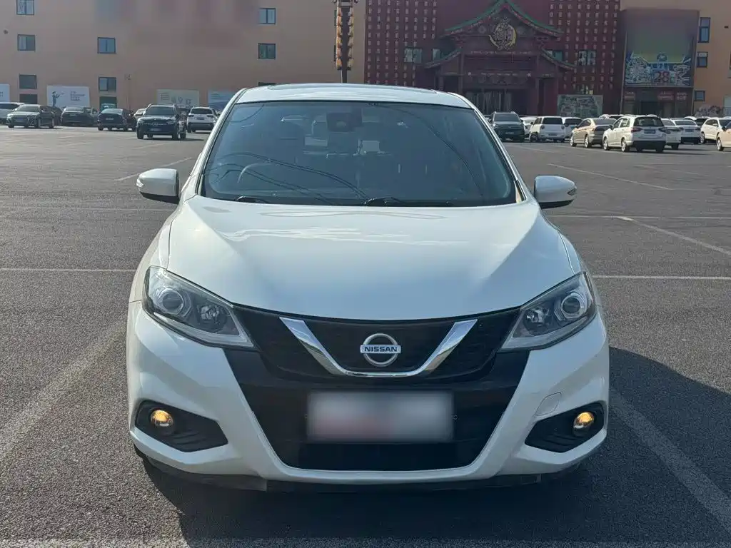 Nissan Tiida — миниатюра 3