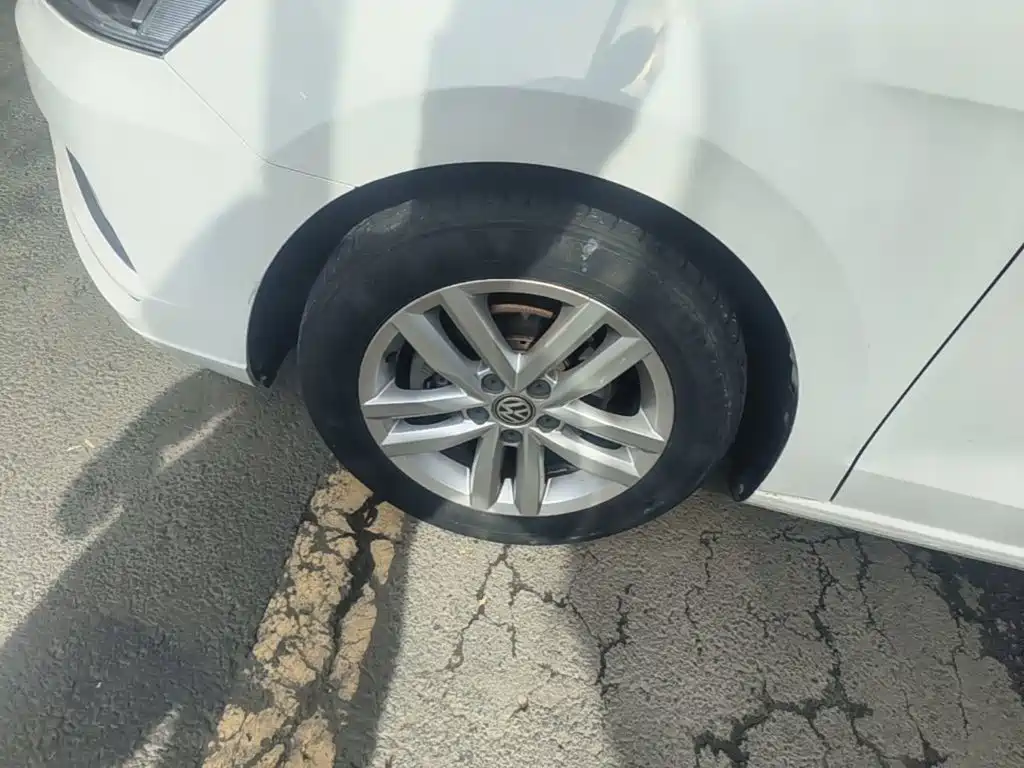 Volkswagen Jetta — миниатюра 23