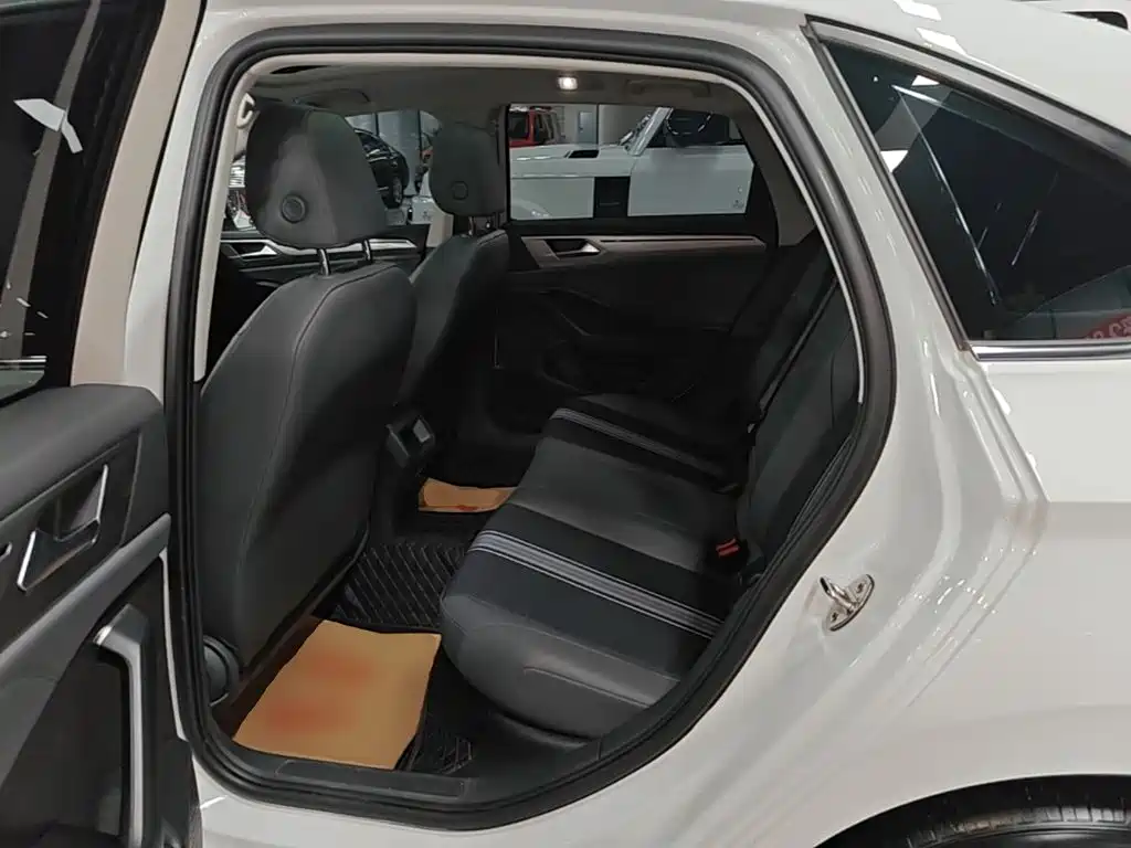 Volkswagen Sagitar — миниатюра 17