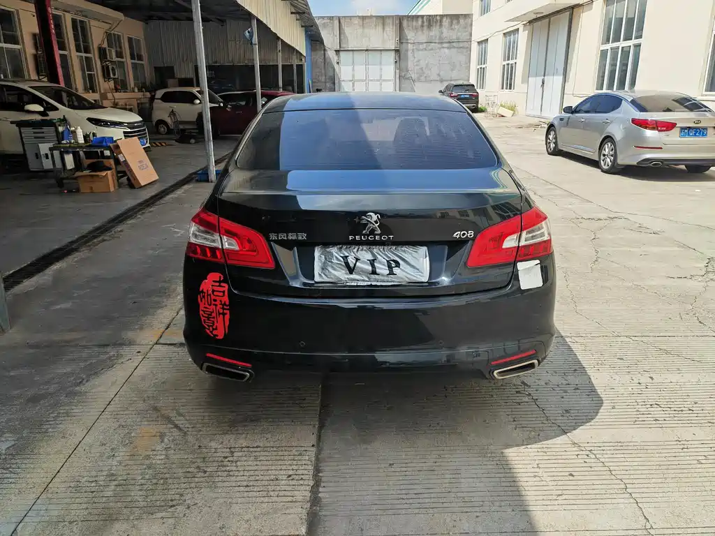 PEUGEOT 408