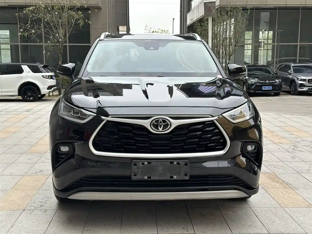 TOYOTA HIGHLANDER