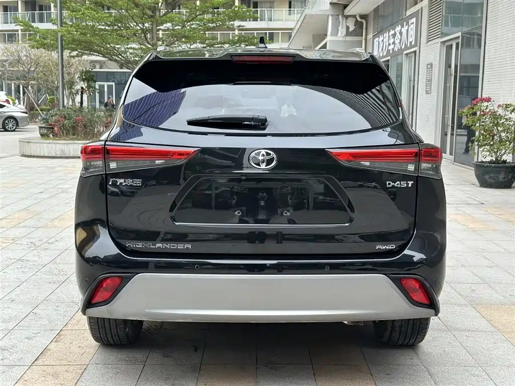 TOYOTA HIGHLANDER