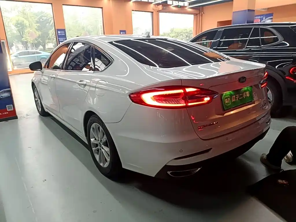 Ford Mondeo — миниатюра 5