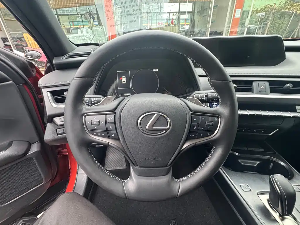 Lexus UX New Energy — миниатюра 5