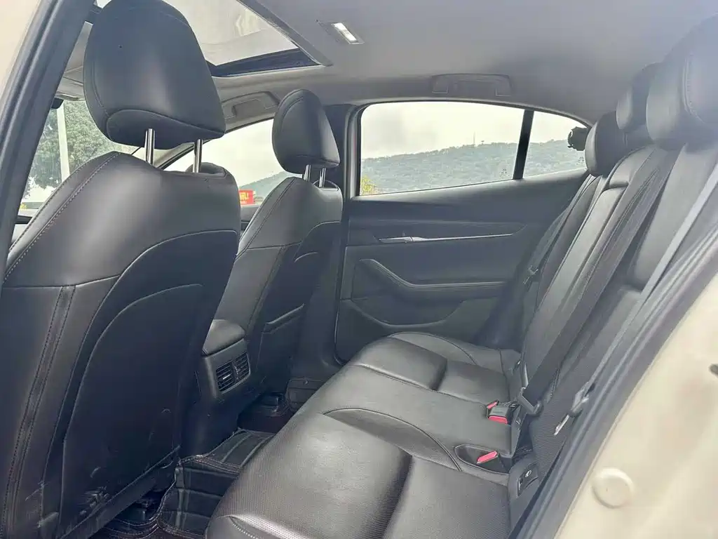 Mazda 3 Axela — миниатюра 8