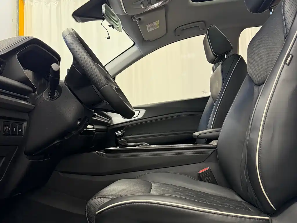 Wuling Jiachen — миниатюра 8