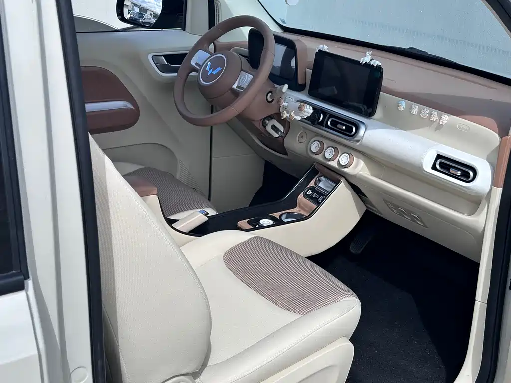 Wuling MINIEV — миниатюра 4