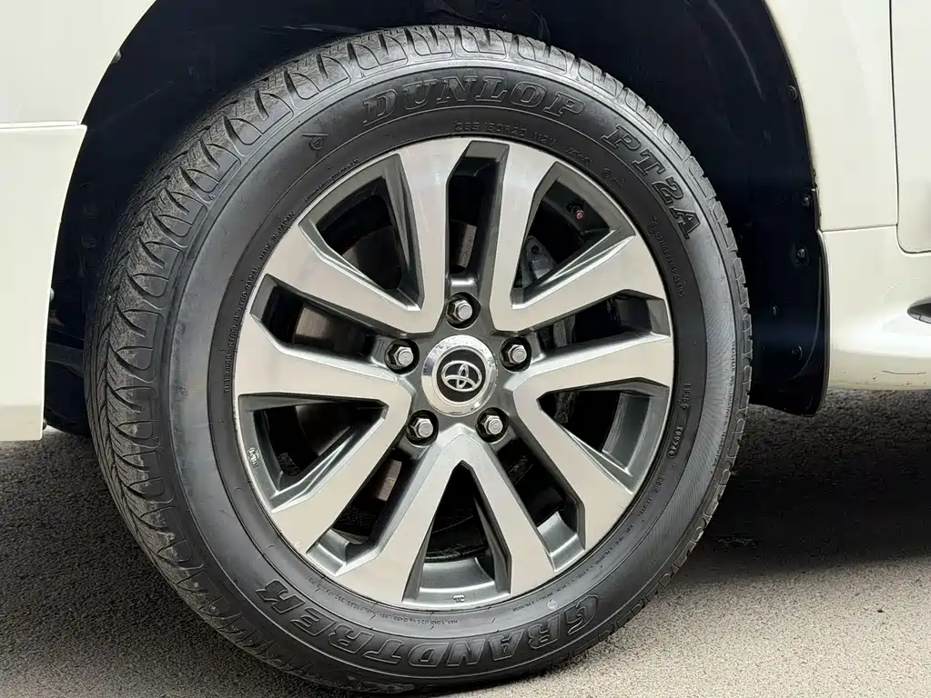 Toyota Land Cruiser — миниатюра 4
