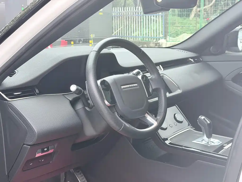 Land Rover Evoque — миниатюра 13