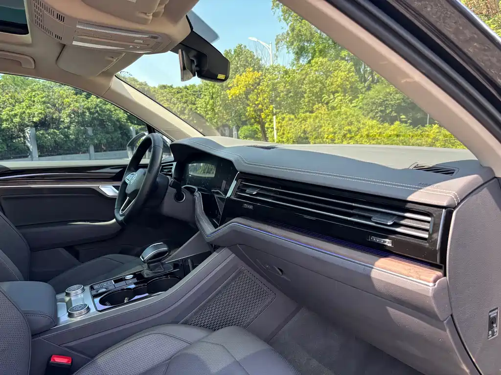 Volkswagen Touareg — миниатюра 9