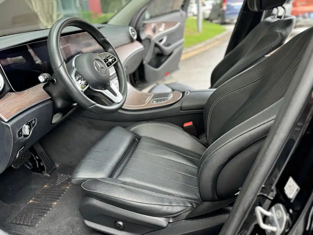 Mercedes-Benz E-Class — миниатюра 6