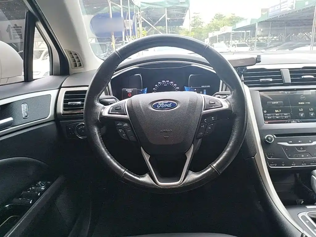 Ford Mondeo — миниатюра 11