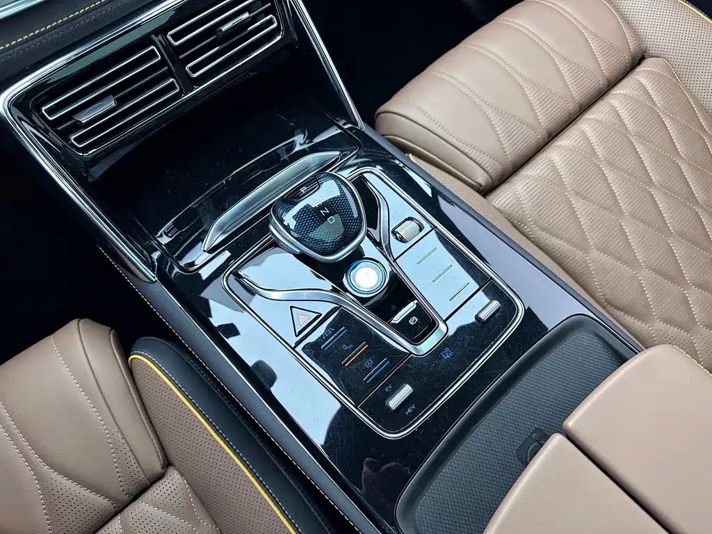 BYD Tang New Energy — миниатюра 18