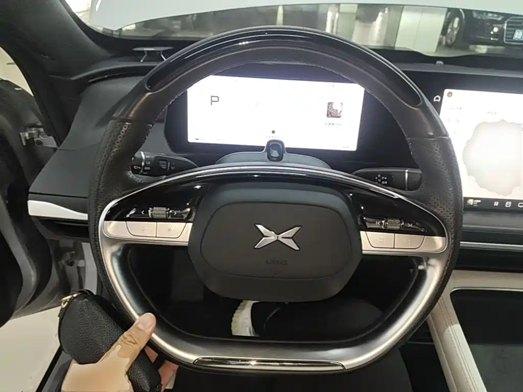 XPeng P7 — миниатюра 11