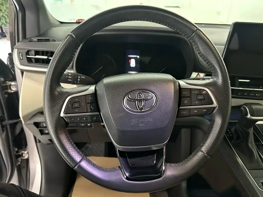 Toyota Sienna — миниатюра 4