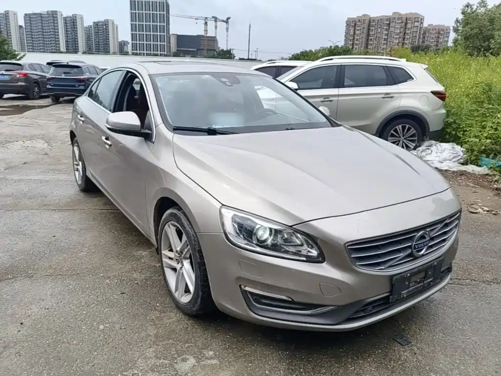 Volvo S60 — миниатюра 4