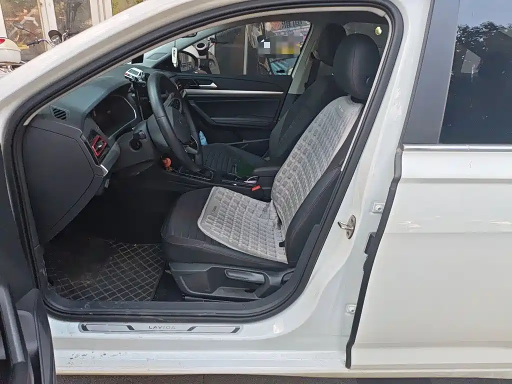 Volkswagen Lavida — миниатюра 8