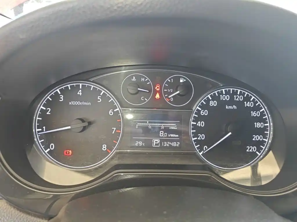 Nissan Tiida — миниатюра 12