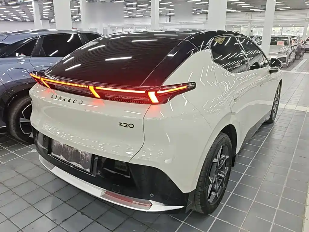 Lynk & Co 20 — миниатюра 7