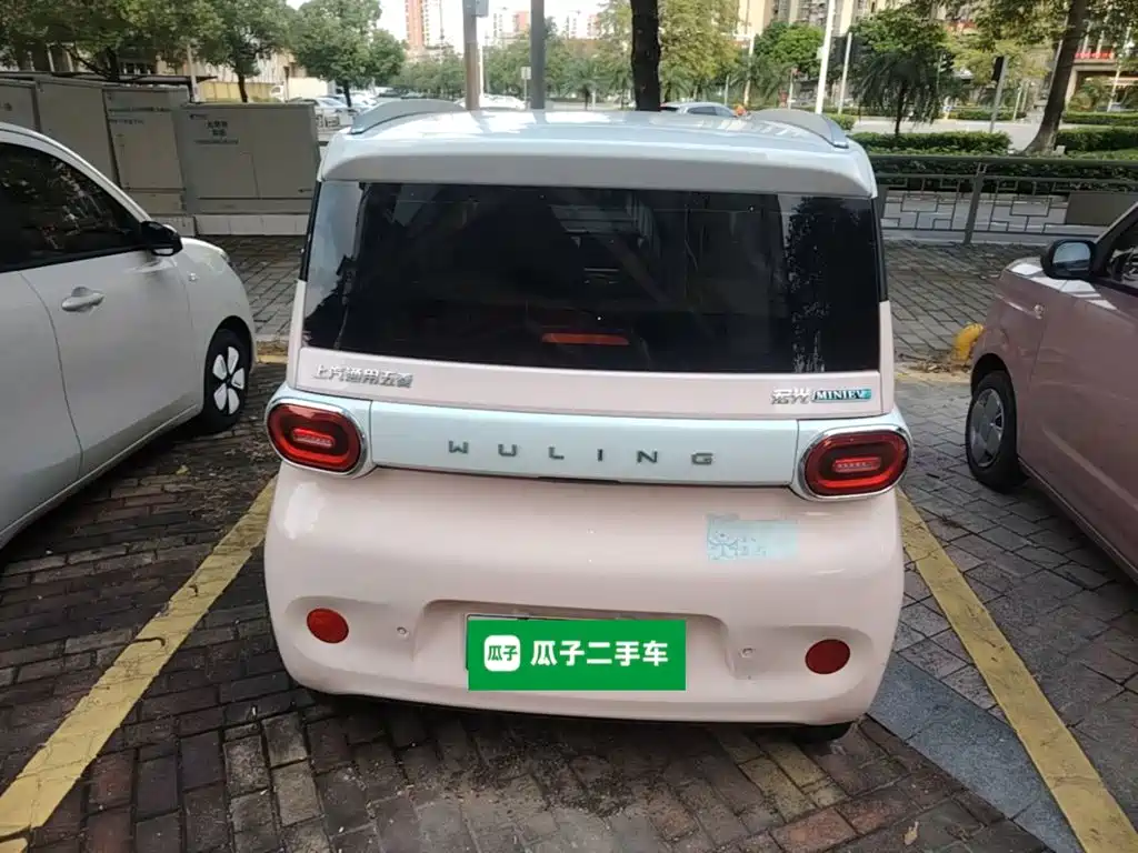 Wuling MINIEV — миниатюра 6