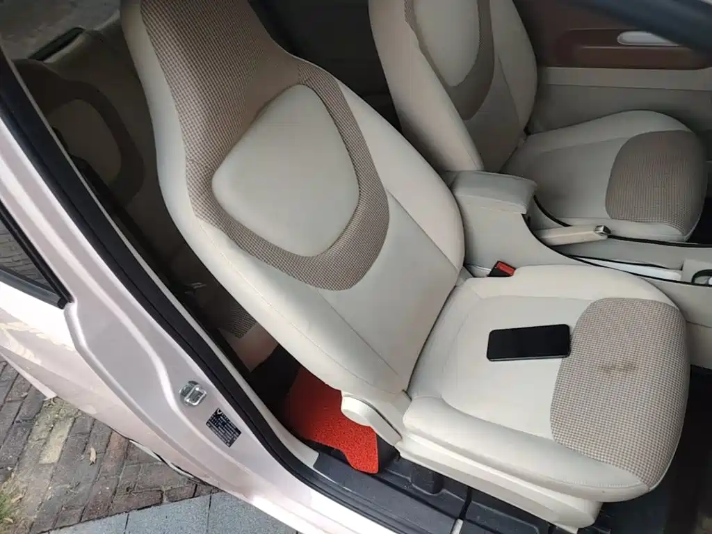 Wuling MINIEV — миниатюра 25