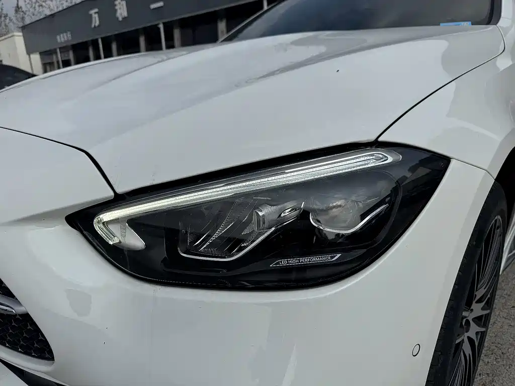 Mercedes-Benz C-Class — миниатюра 5