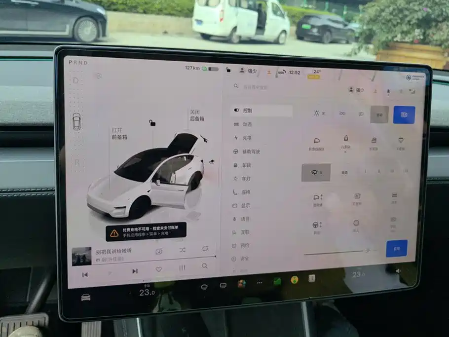 Tesla Model Y — миниатюра 14