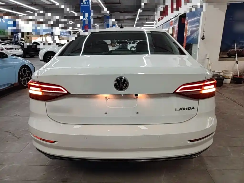 Volkswagen Lavida — миниатюра 6