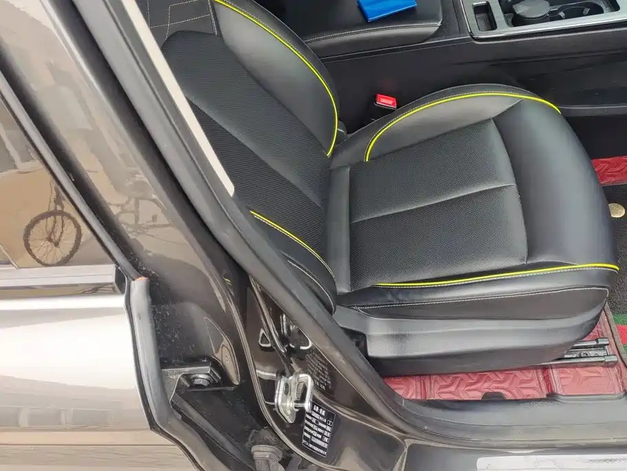 Roewe RX5 — миниатюра 8
