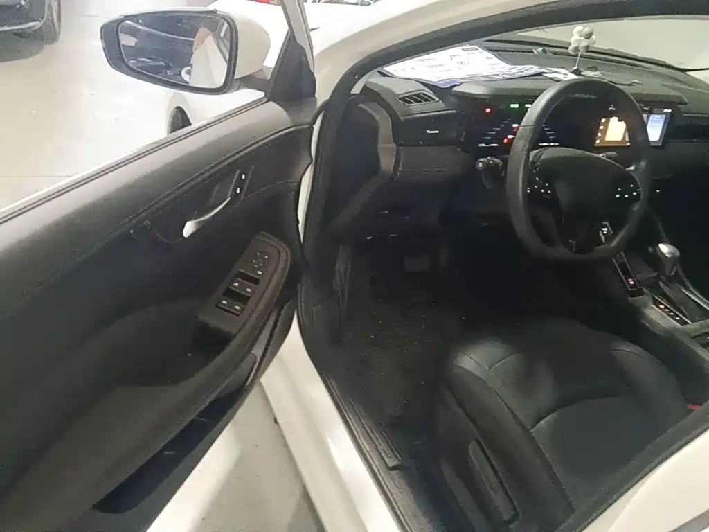 Roewe i5 — миниатюра 16