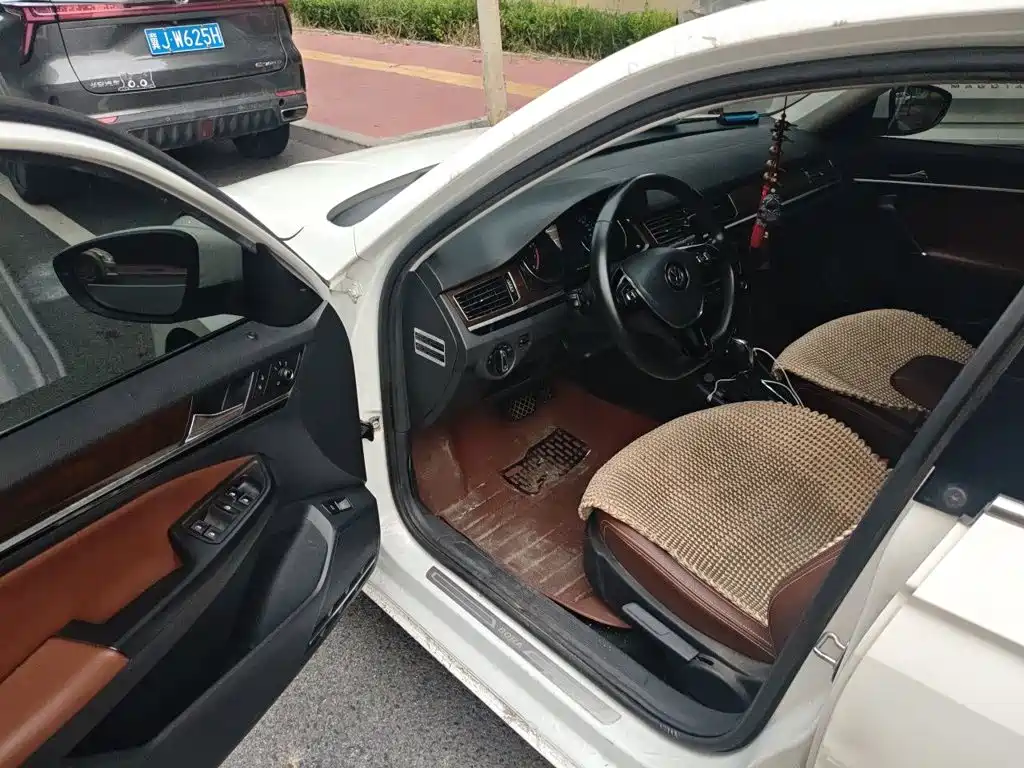 Volkswagen Bora — миниатюра 12
