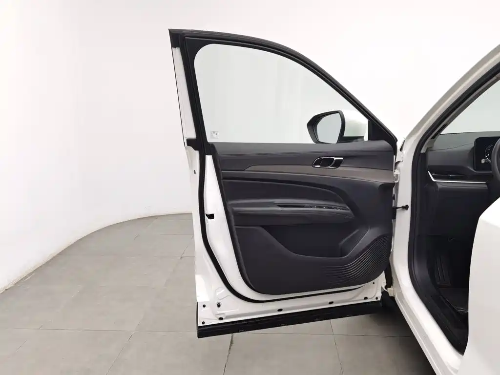 Ford Equator Sport — миниатюра 8