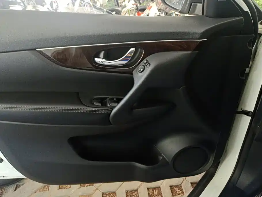 Nissan X-Trail — миниатюра 7