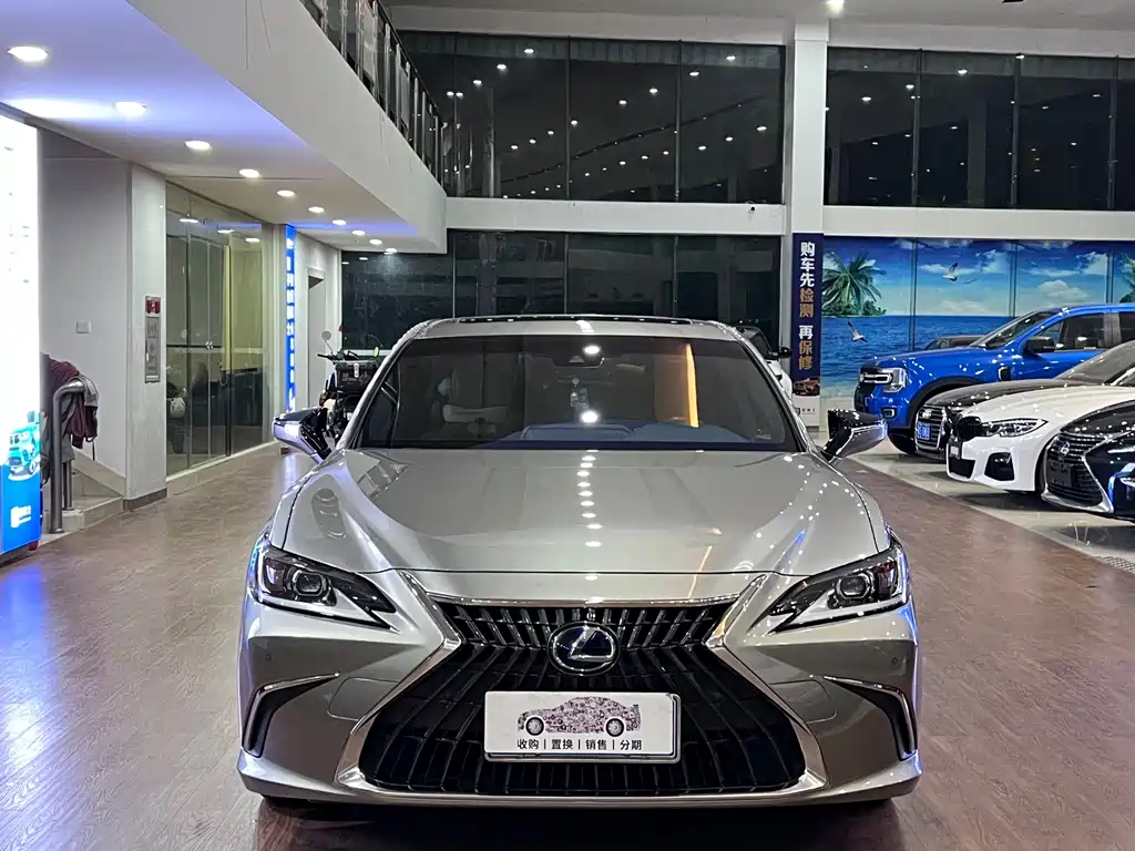 Lexus ES — миниатюра 2