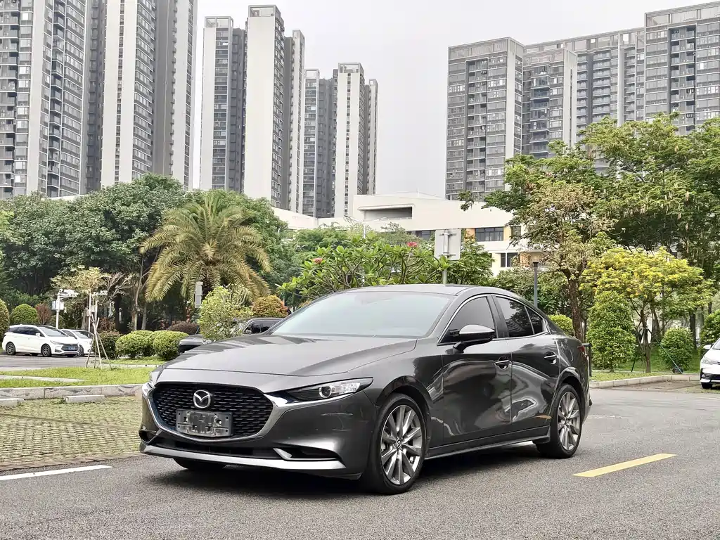 Mazda 3 Axela 2022