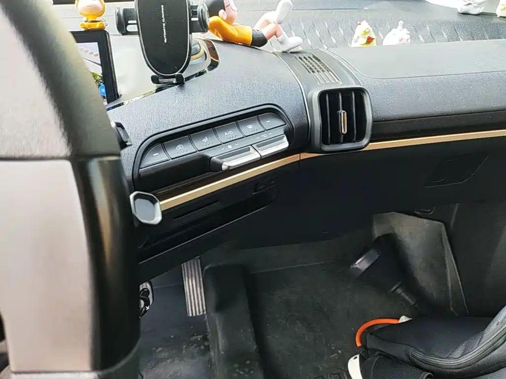 Baojun KiWi EV — миниатюра 13
