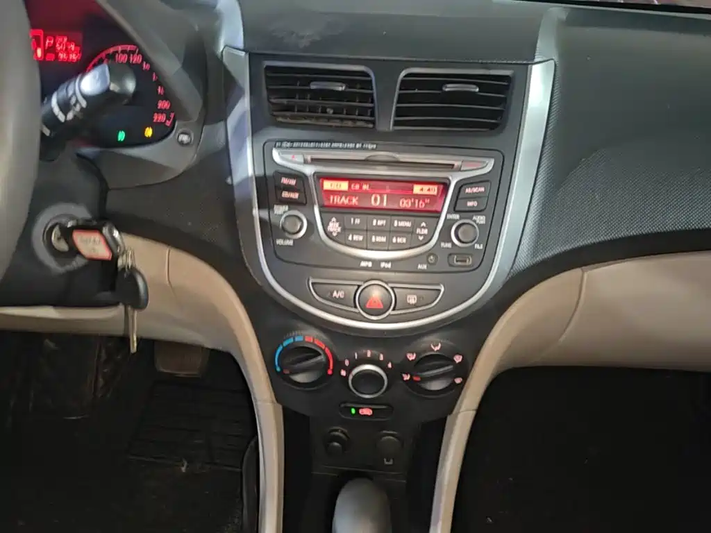 Hyundai Verna — миниатюра 13